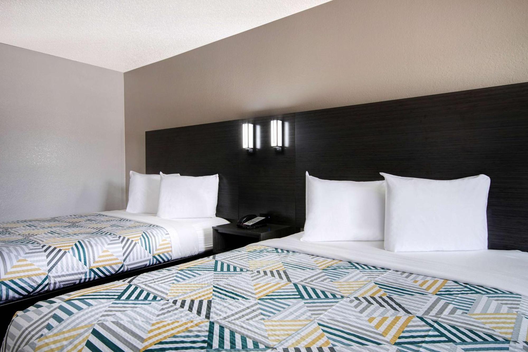 Queen Room with Two Queen Beds - Disability Access - Roll In Shower